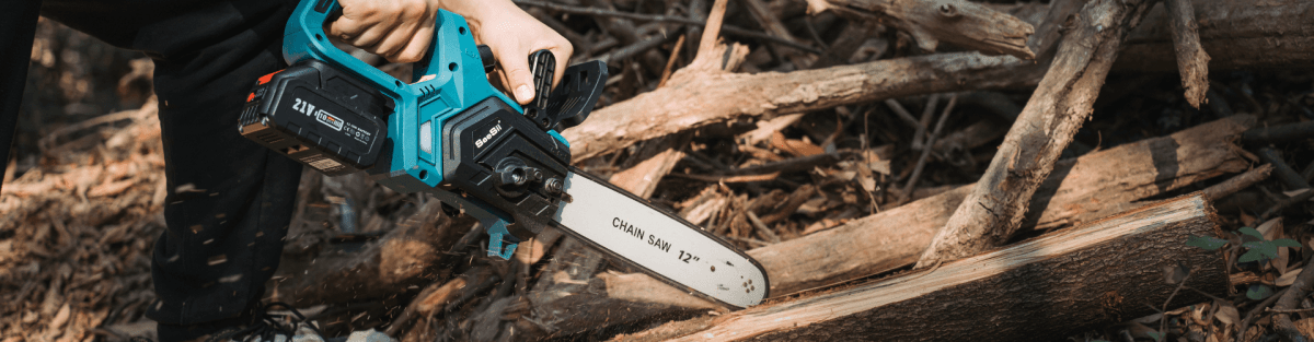 Cordless vs. Corded Chainsaw: Which is Better for You? - SeeSii