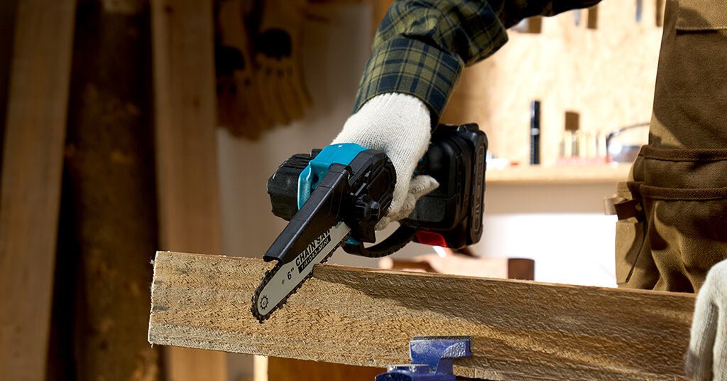 From Safety to Efficiency: Supportive Tips for Using Chainsaws in Home Projects - SeeSii