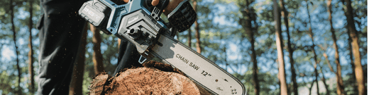 How to Cut Down a Tree with a Battery Chainsaw - SeeSii