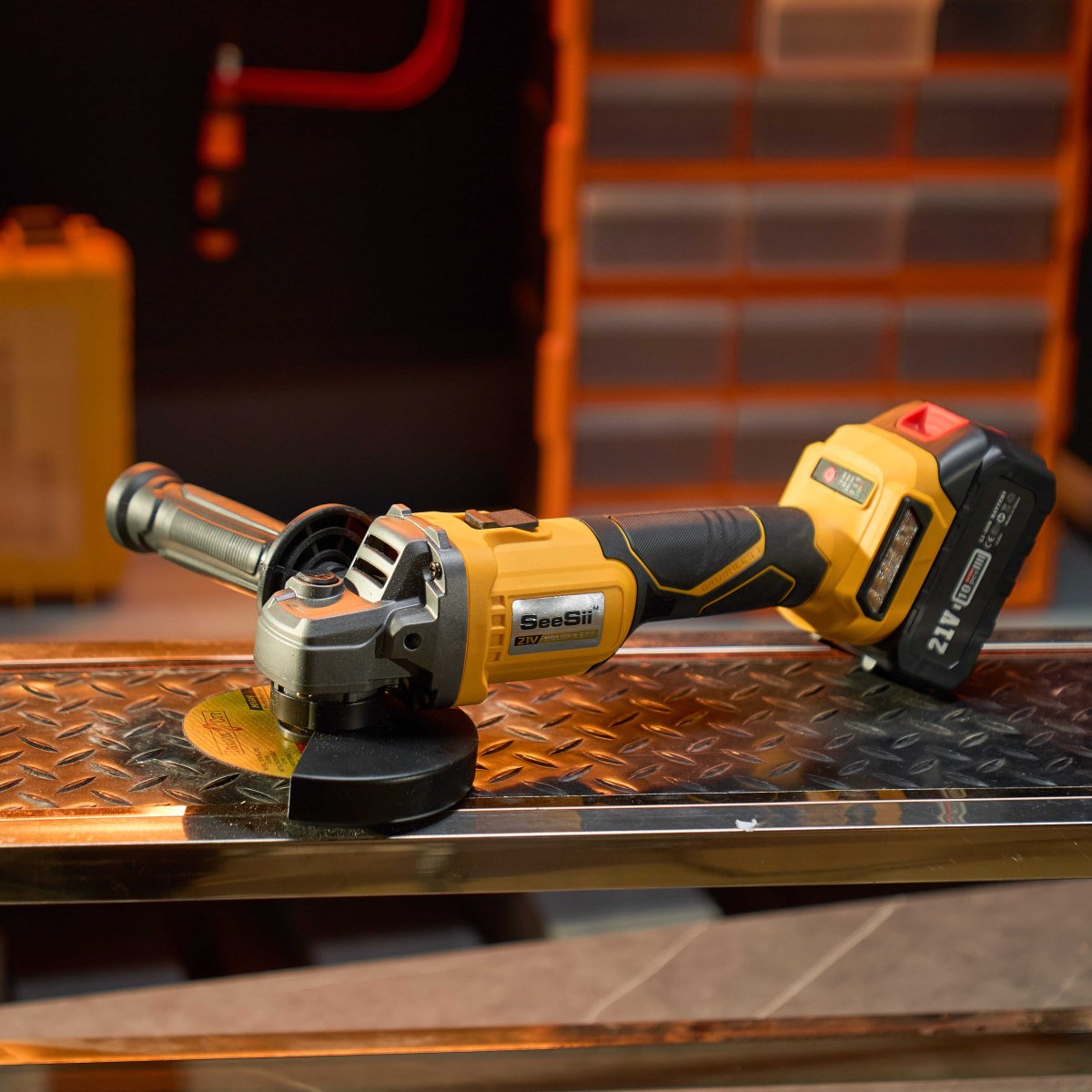 Unlock the Power of Portability: Why Your Next Angle Grinder Should Be Cordless - SeeSii